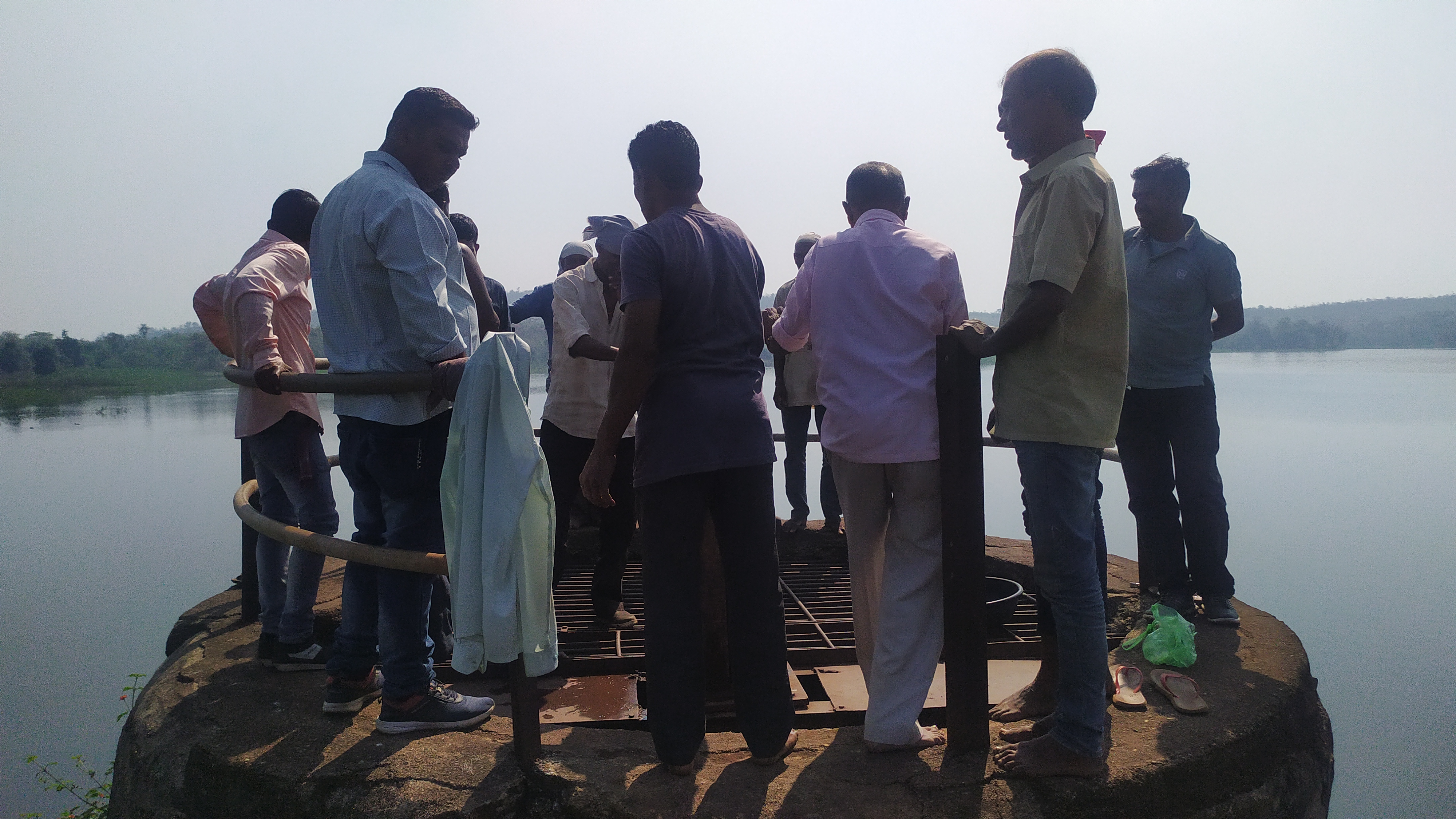 Technical knowledge assistance to community on opening of tank outlet and water release to canal