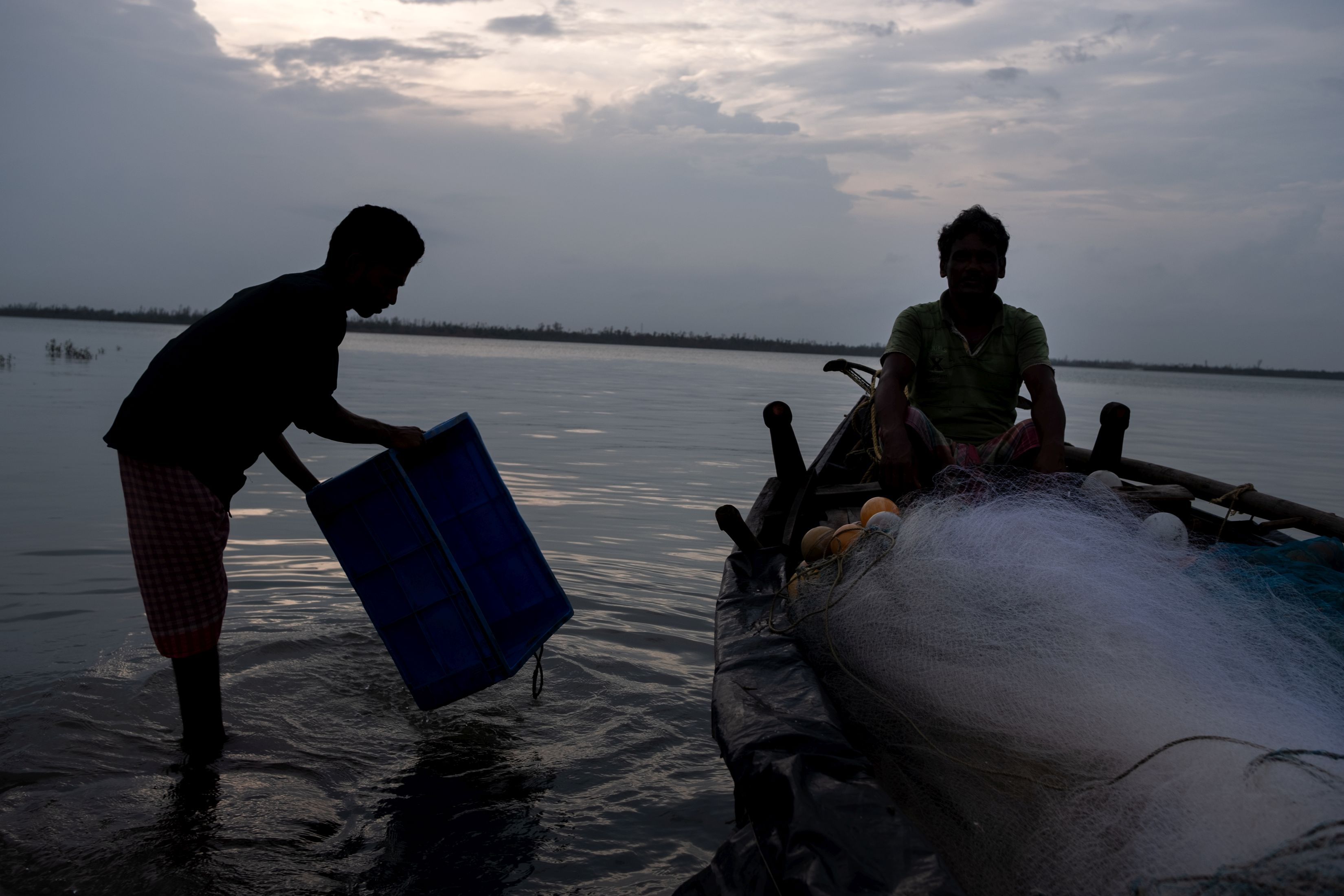 Men go out in their boats to fish and later sell these fishes. (Image: WaterAid, Subhrajit Sen)