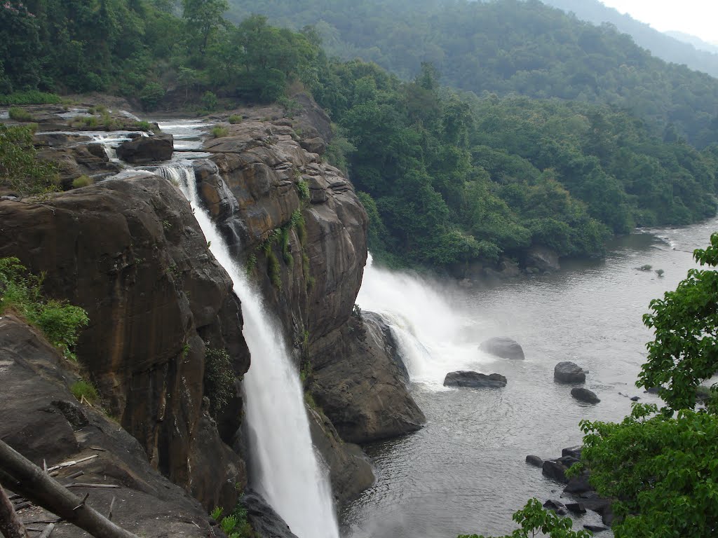 Athirappilly (Source: Manakkil Vypin)