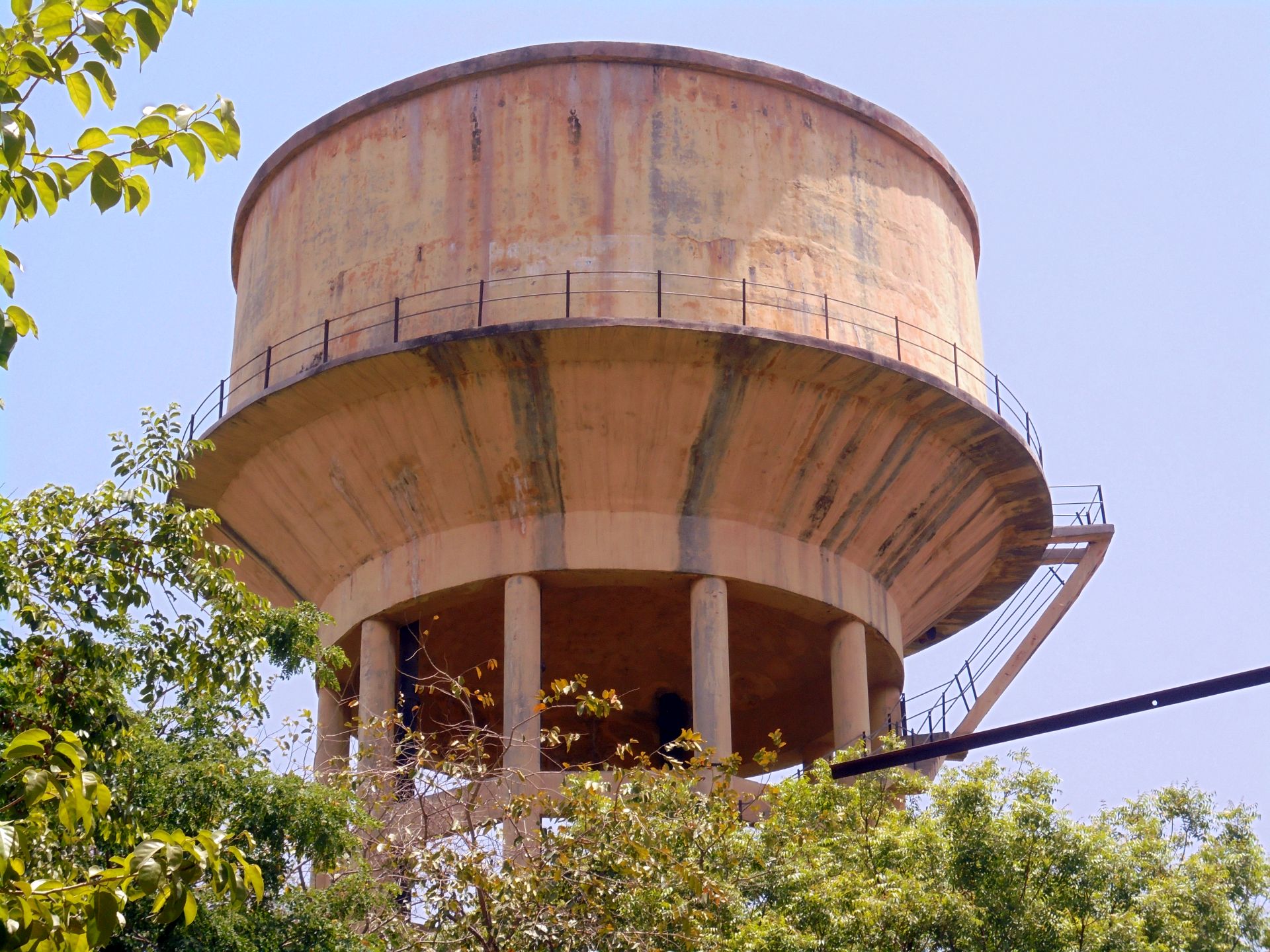 Alwar town does not have its surface water source and is completely dependent on groundwater which is pumped into overhead tanks and supplied through the water supply system.