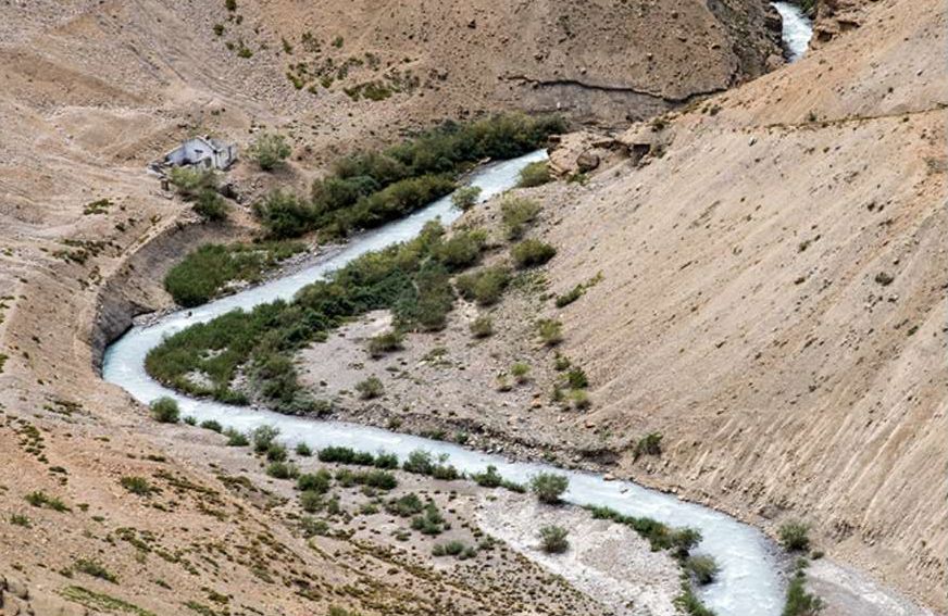 Kuhl near Langza, Spiti, Himachal Pradesh – Kuhls are water channels found in precipitous mountain areas. These channels carry water from glaciers to villages in the Spiti valley of Himachal Pradesh. Some of them are over 10 kms long and have existed for centuries. (Image:  Shailendra Yashwant, Oxfam India)