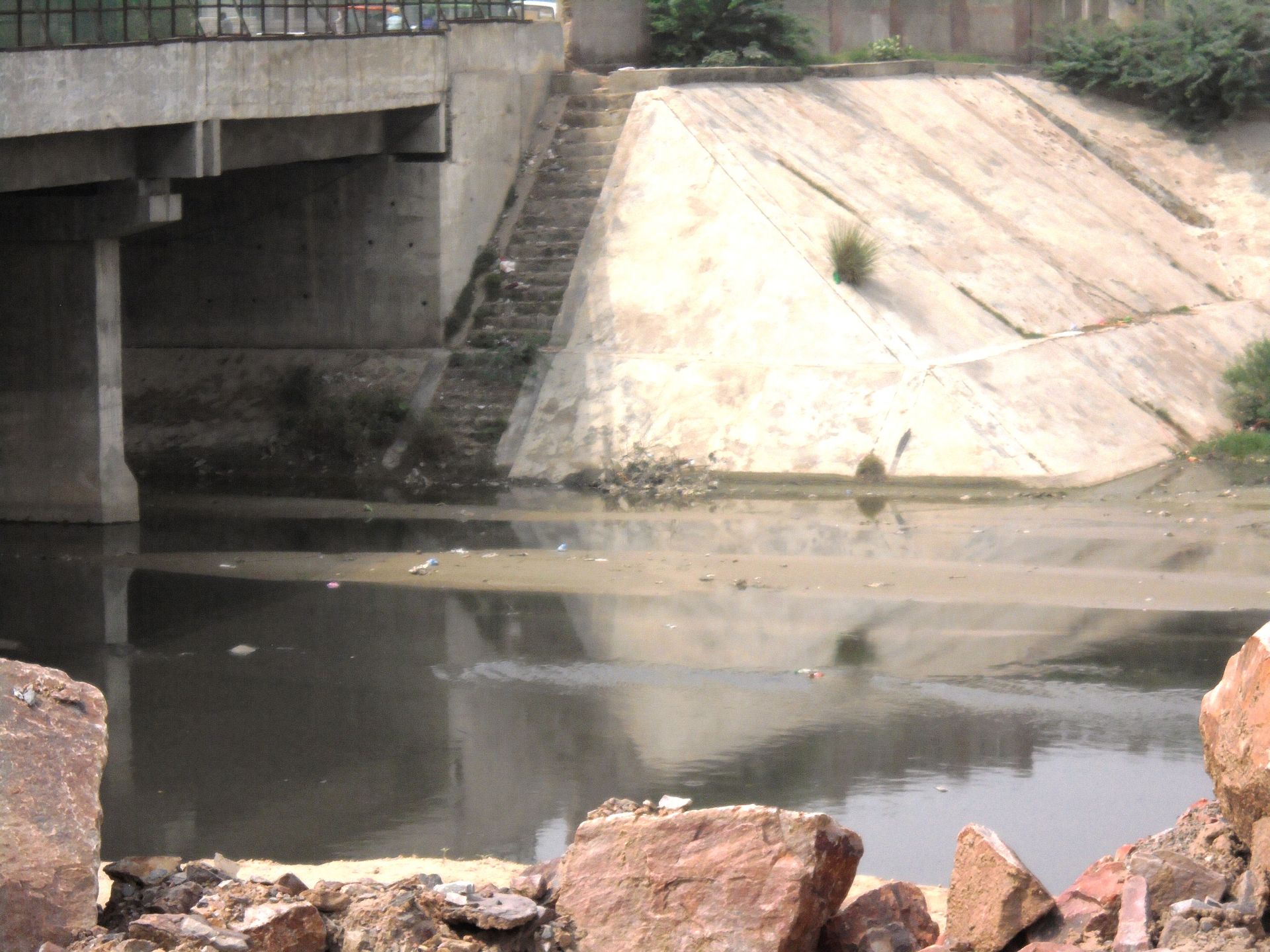 Najafgarh drain; poor septage management contaminates the city’s groundwater