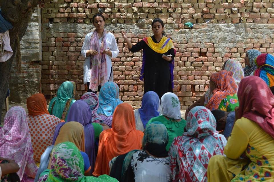 Meetings are held under the project to encourage people to adopt better sanitary habits. (Image: Project Raahat, Enactus SSCBS)