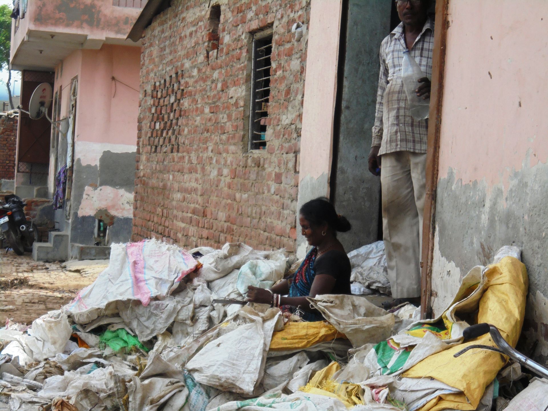 Waste pickers at Bhalaswa colony