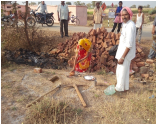 Villagers begin work under the PSI guidance (Source: Puja Singh)