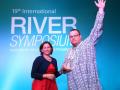 Tero Mustonen receives the 2016 Emerging River Professional Award. (Image source: International RiverFoundation)