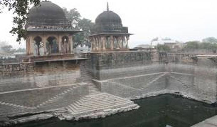 Chakla Bavdi at Chanderi, Madhya Pradesh (Image Source: Shirole, S. 2022. Architectural eloquence: Water harvesting structure in Chanderi, Madhya Pradesh (India). Ancient Asia, 13: 9, pp. 1–13)