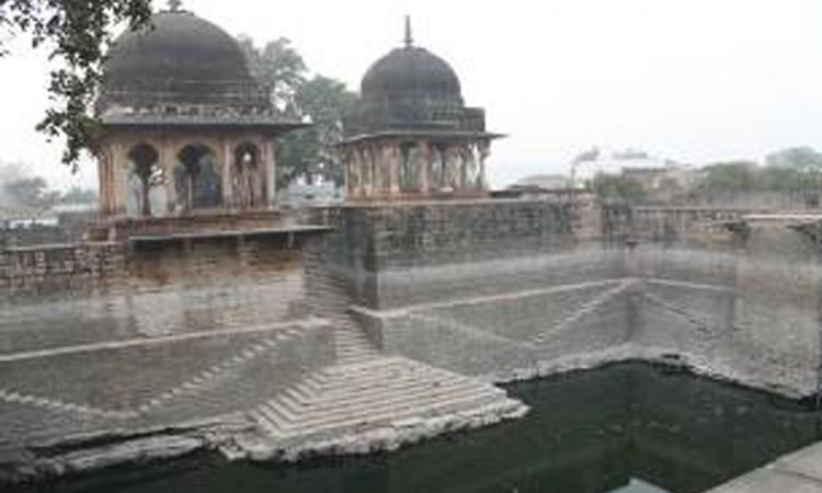 Chakla Bavdi at Chanderi, Madhya Pradesh (Image Source: Shirole, S. 2022. Architectural eloquence: Water harvesting structure in Chanderi, Madhya Pradesh (India). Ancient Asia, 13: 9, pp. 1–13)
