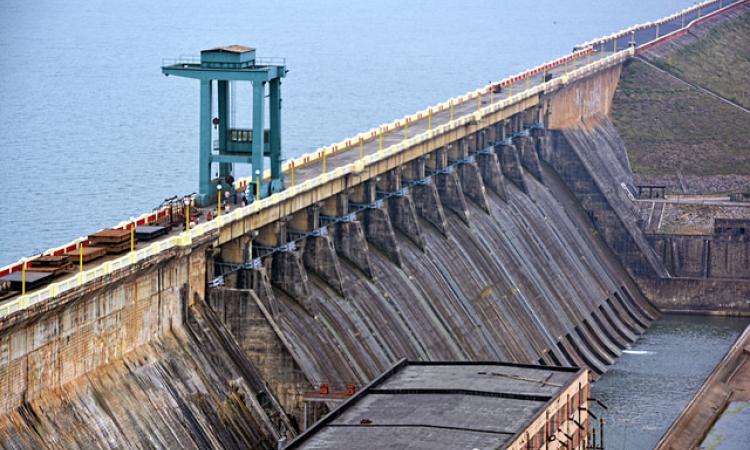 The Hirakud dam on the Mahanadi (Source: India Water Portal)
