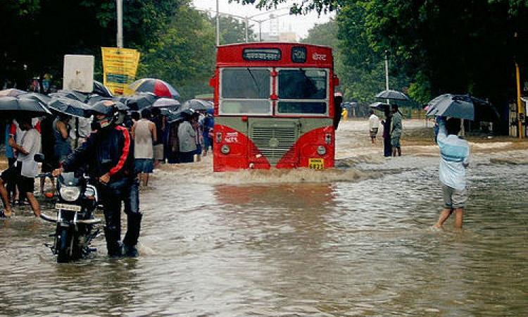 Heavy rains flood Mumbai. (Source: Flickr photos)
