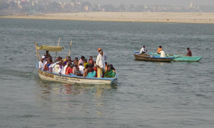 Motor-driven ferries at Varanasi (Source: IWP Flickr photos)