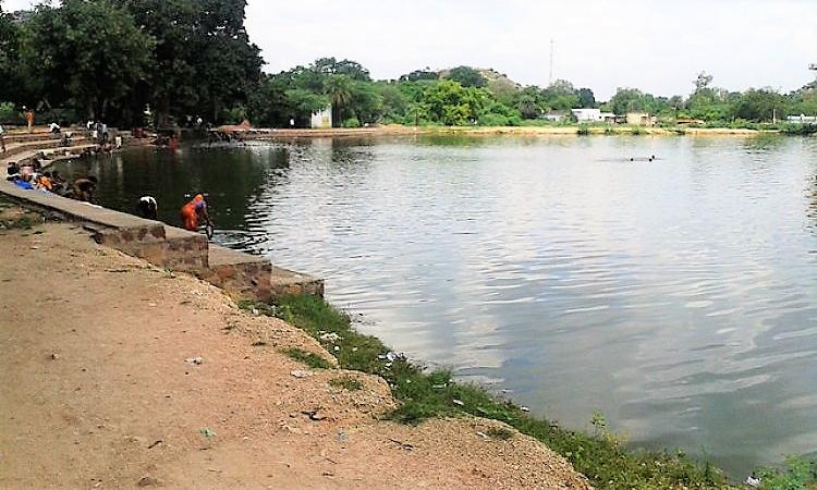 A traditional pond in the fort city of Charkhari, Bundelkhand. (Source: India Water Portal)