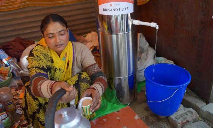 The drinking water in Chaitbazaar village is dark in colour because of high levels of iron and has a peculiar stench from bacteriological contamination. (Image: Sehgal Foundation)