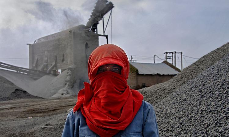 A worker at a construction site (Image: ILO/ Joydeep Mukherjee; NC-ND 3.0 IGO License)