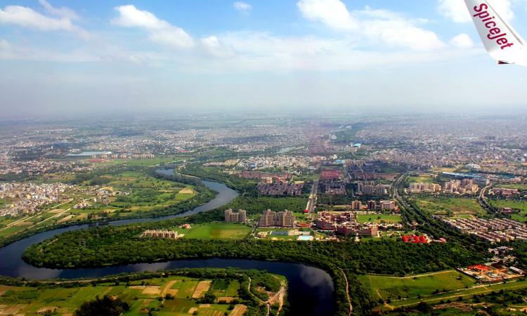 Aerial view of the Najafgarh drain. (Image: Sumita Roy Dutta, Wikimedia Commons; CC BY-SA 4.0)