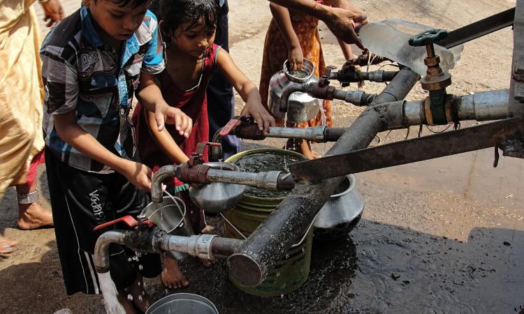 Tankers supply water to Maharajh Bandh