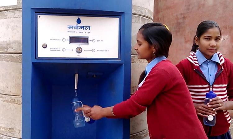 Water vending machines at work (Source:Sarvajal)