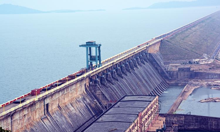 Hirakud, India's oldest dam 