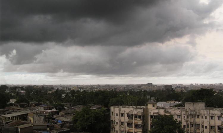 Unseasonal rainfall in Mumbai (Source: Wikipedia)