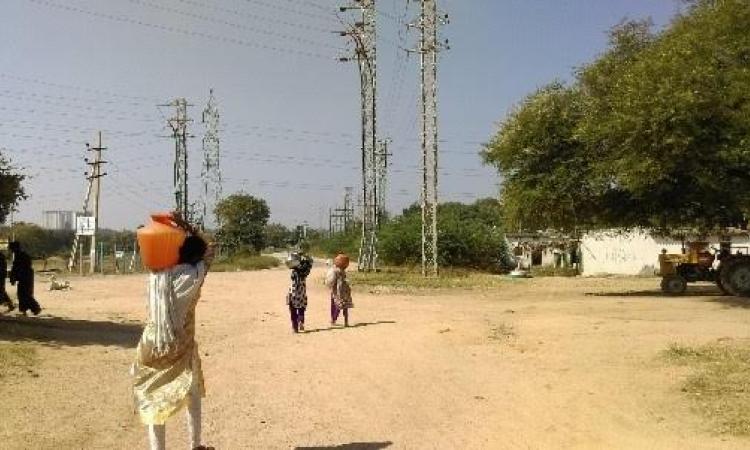 People depend on informal sources of water in peri-Urban Hyderabad. (Source: SaciWATERs)