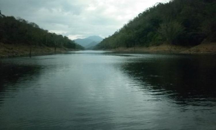 Mullaperiyar reservoir (Source: Sibiperiyar, Wikimedia Commons)