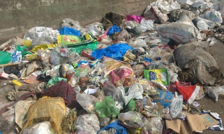 Maharashtra bans plastic. (Image Source: India Water Portal)