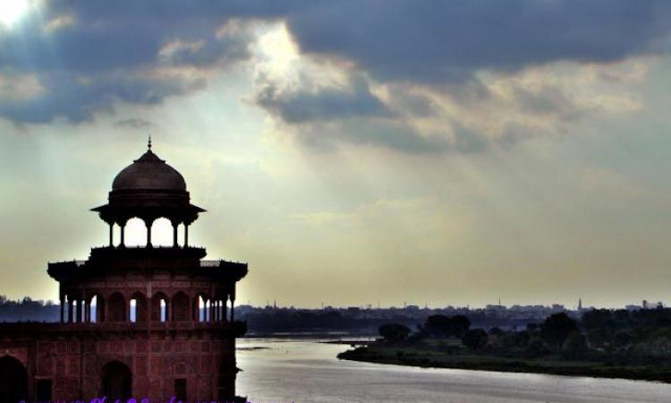 Yamuna near Taj Mahal (Image: Flickr Commons, CC BY-NC-ND 2.0)
